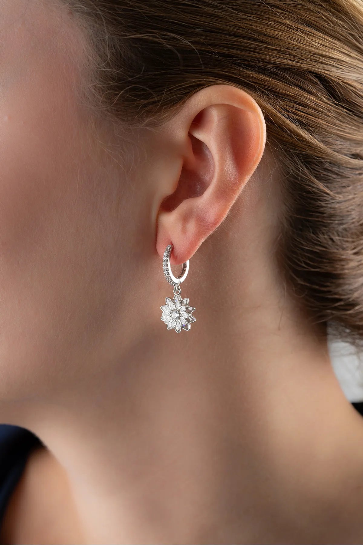 Lotus Elegance Ohrringe – 925 Silber & Zirkonia