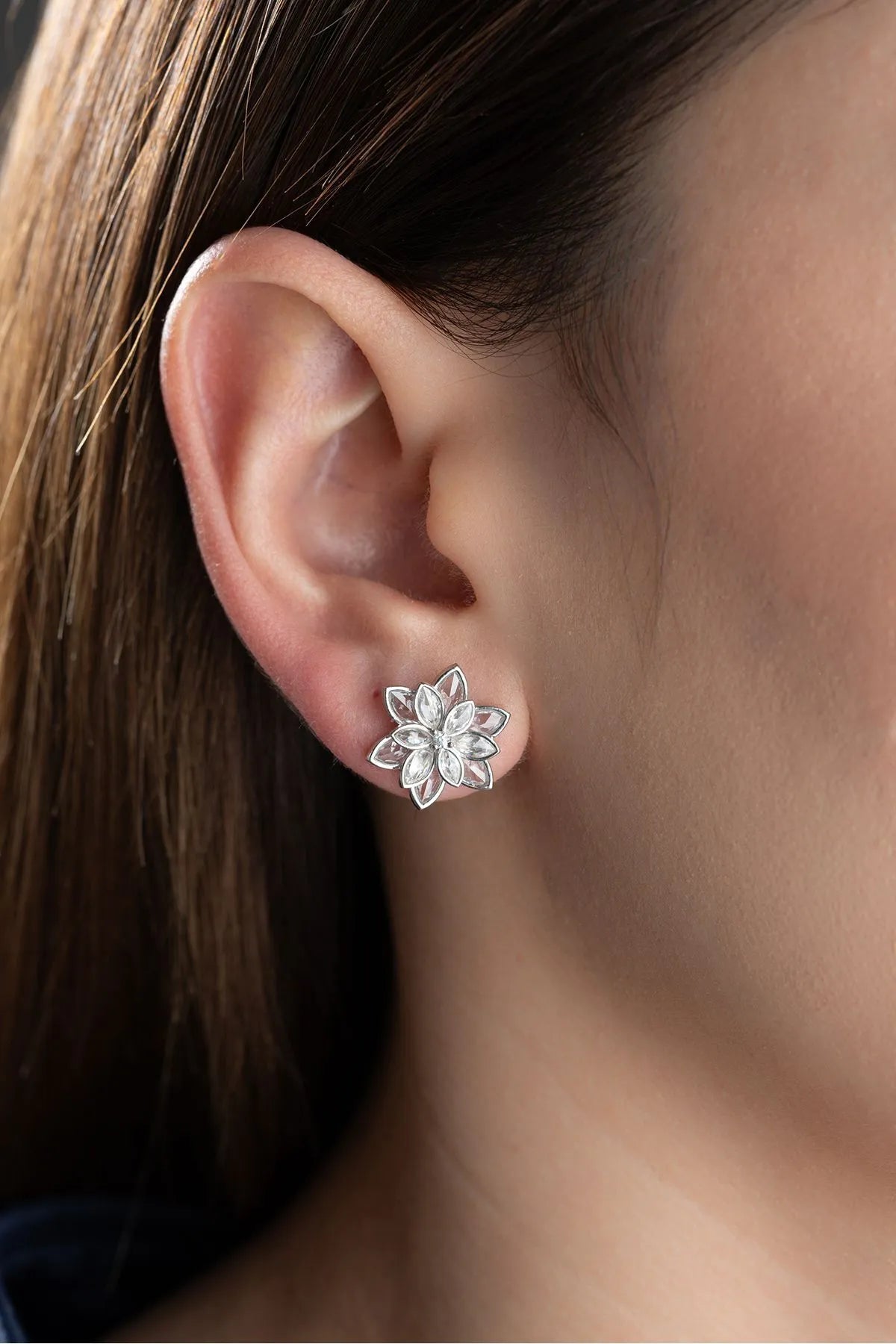 Lotus Stud Oorbellen – 925 Zilver & Zirkonia