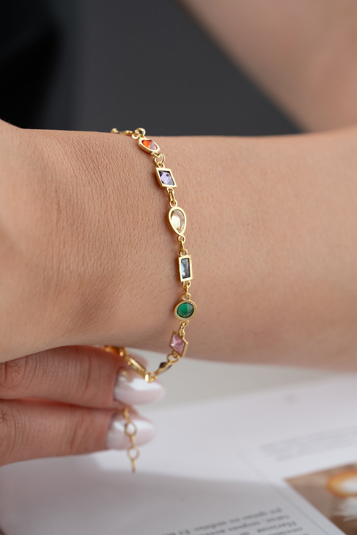 Serenay mehrfarbig Steinarmband - vergoldet