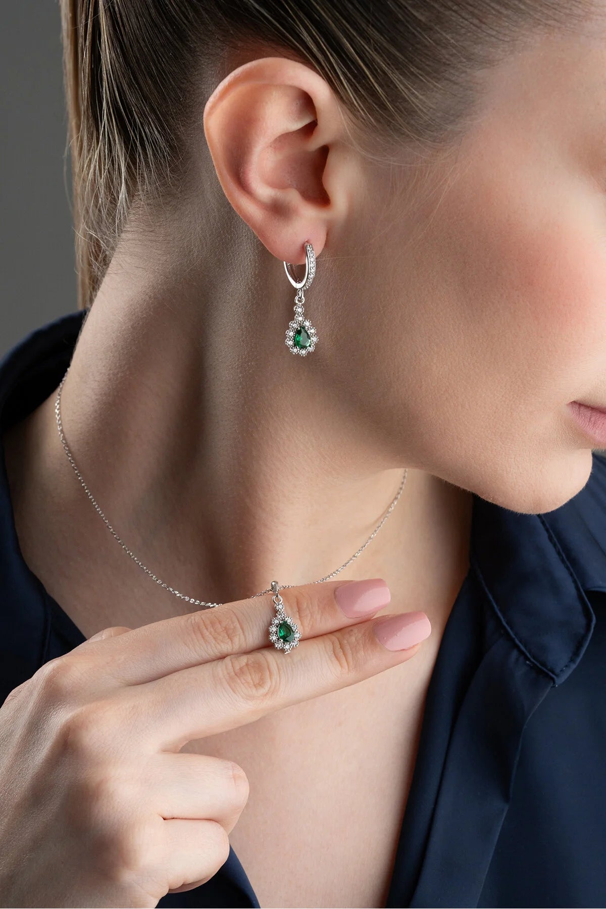 Emerald Elegantie – 925 Sterling Zilveren Oorbellen & Ketting Set