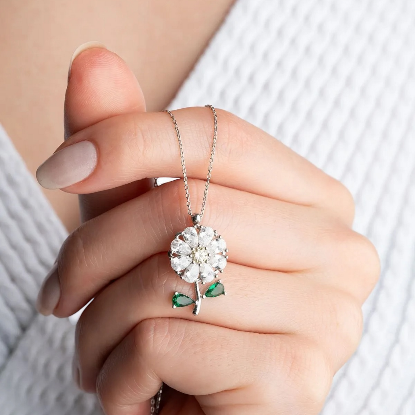 Spinnende Gänseblümchen-Halskette – 925er Sterlingsilber