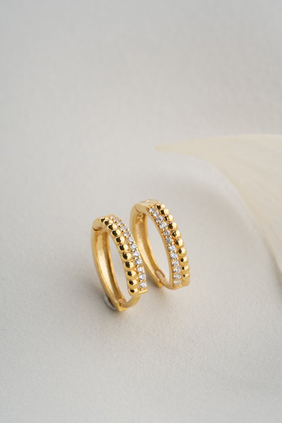 925 Sterling -Silber -Kreolen mit Bällen und Steinen