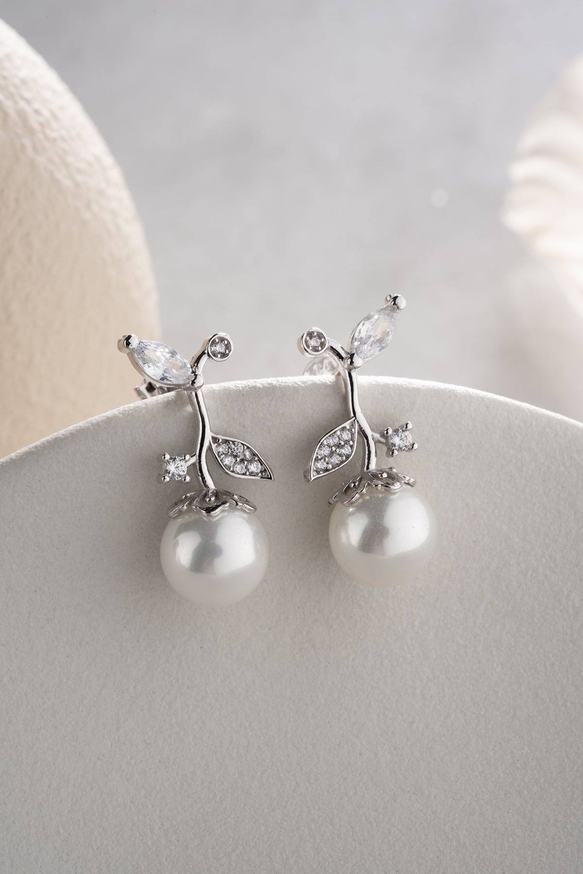 Parel Oorbellen met Blad en Zirkonia | 925 Zilver
