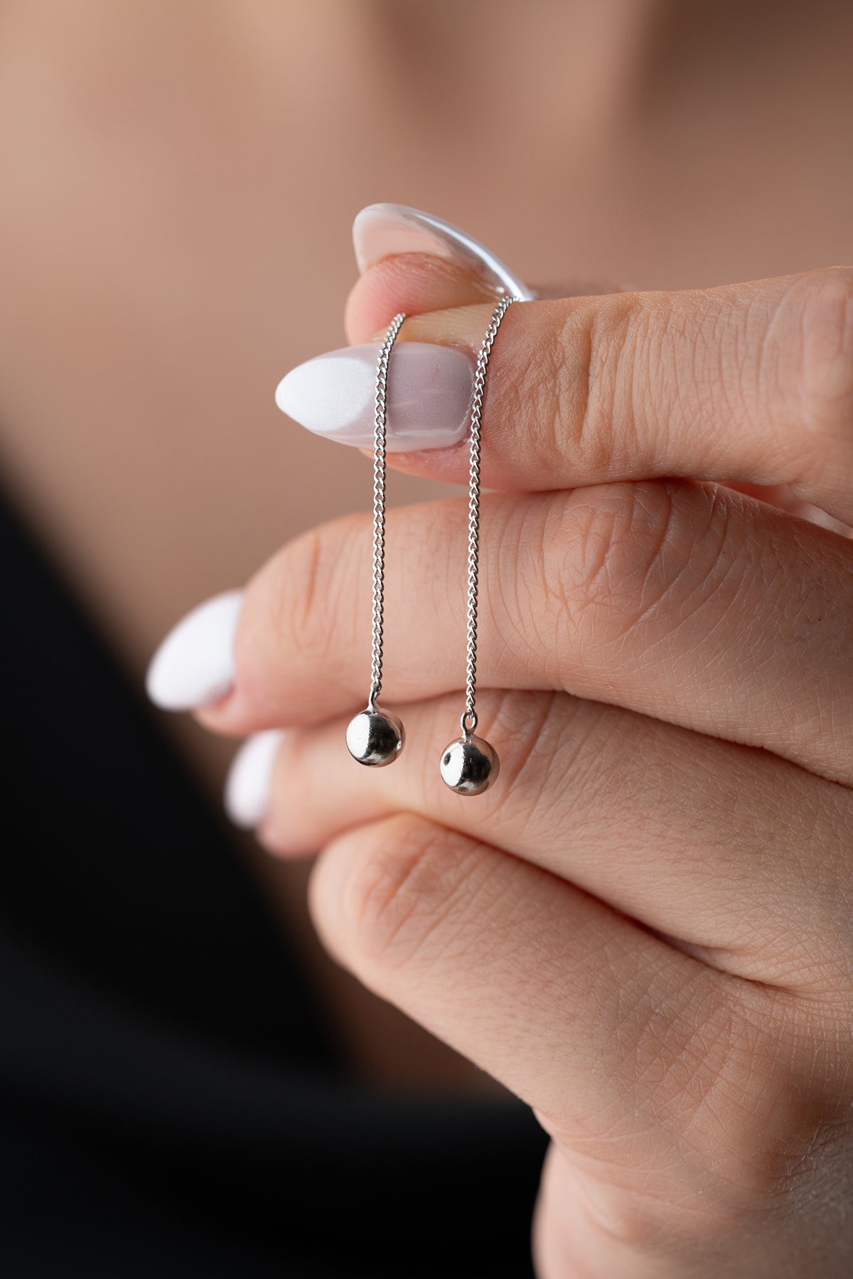 Silberohrringe mit Kette & Ball
