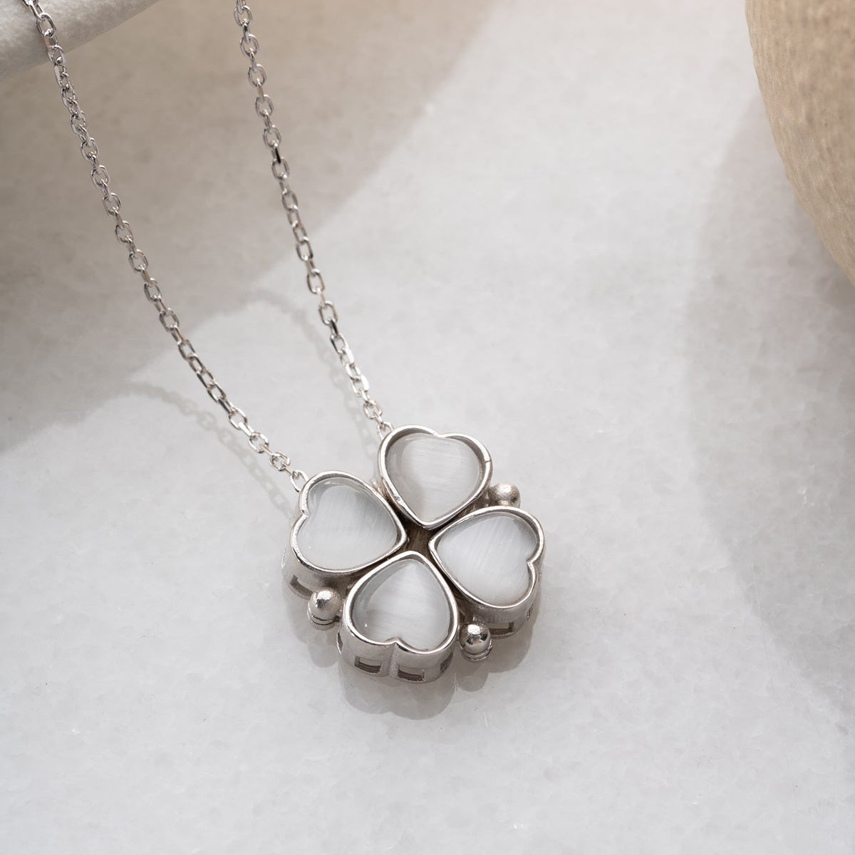 Klaver Ketting met Witte Steen | 925 Zilver