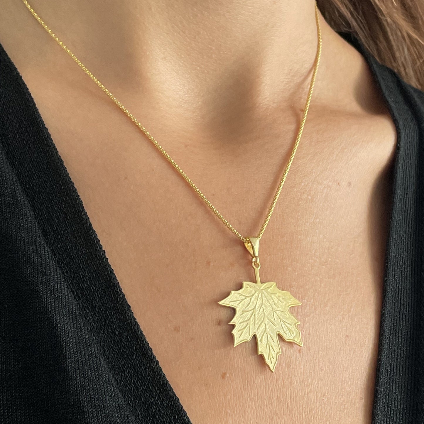 Zilveren ketting met hanger blad