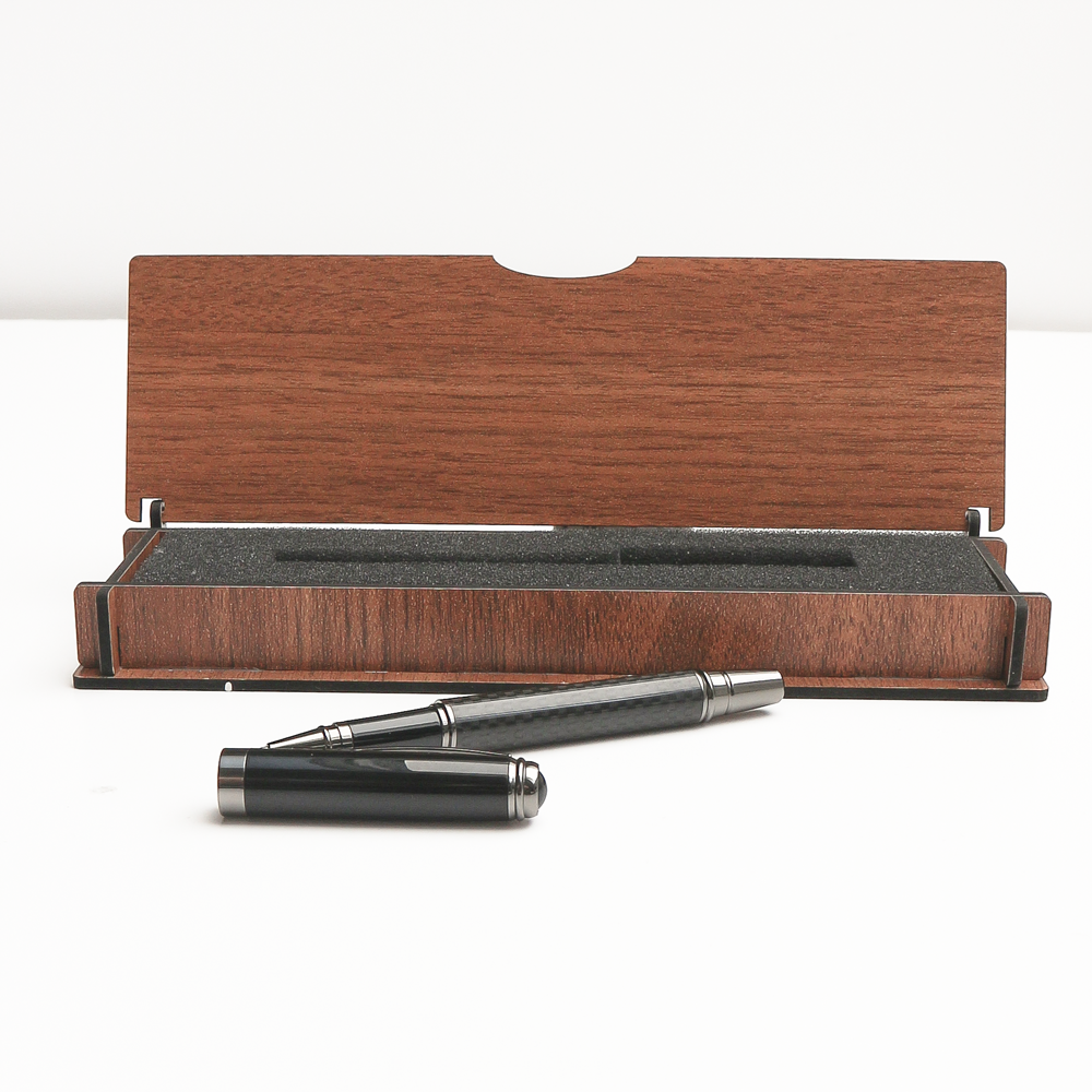 Personalisierter Tintenroller – mit gravierter Holzbox BLP145-R