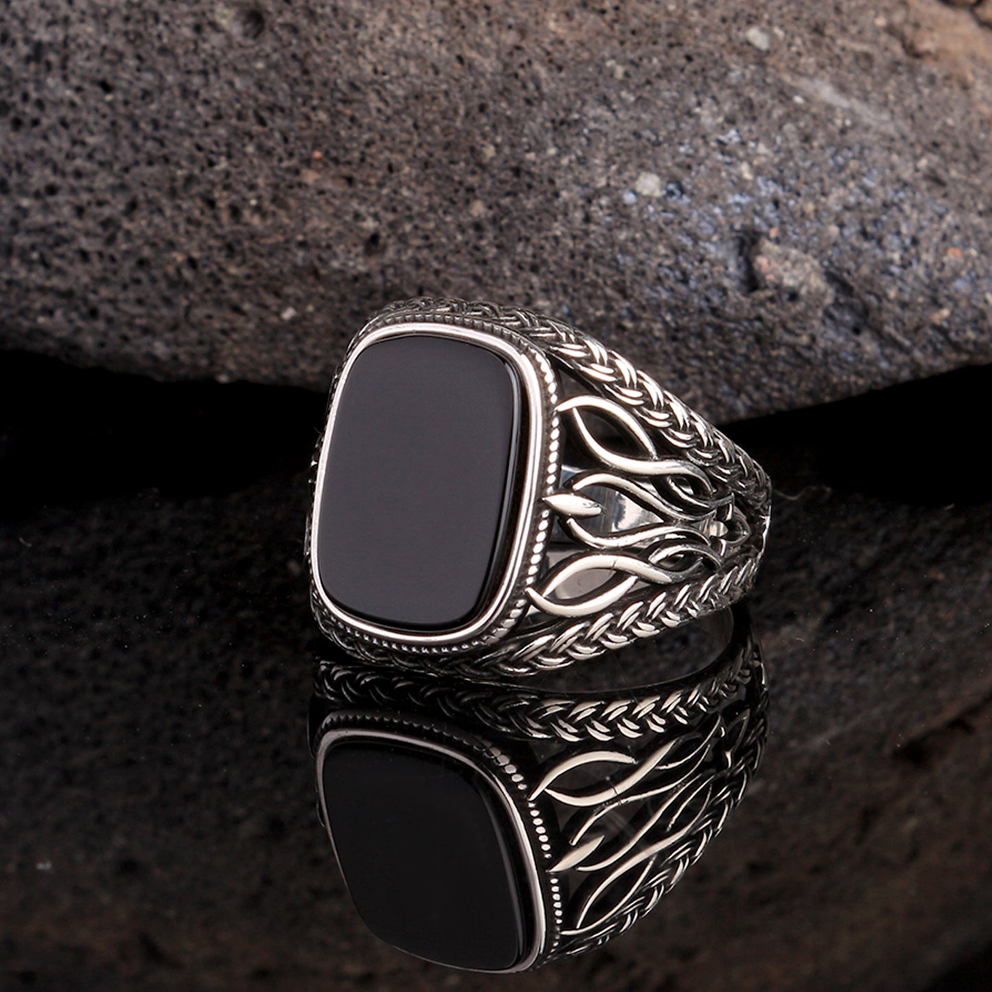Zilveren zegelring met zwarte onyx steen CLMR0196