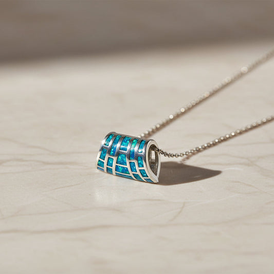 Silberne Halskette mit blauem Opal BLDS068