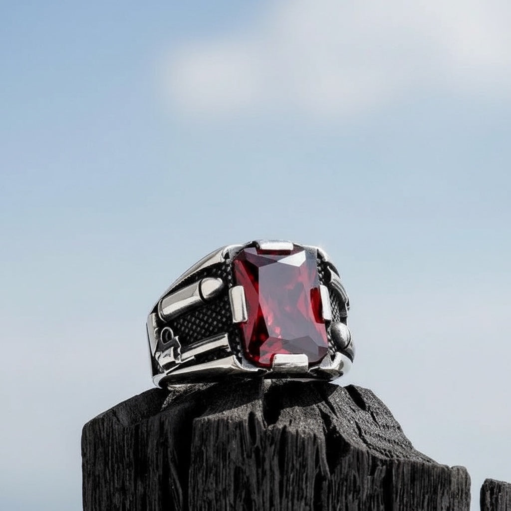 925 silberner Herrenring mit rotem Stein