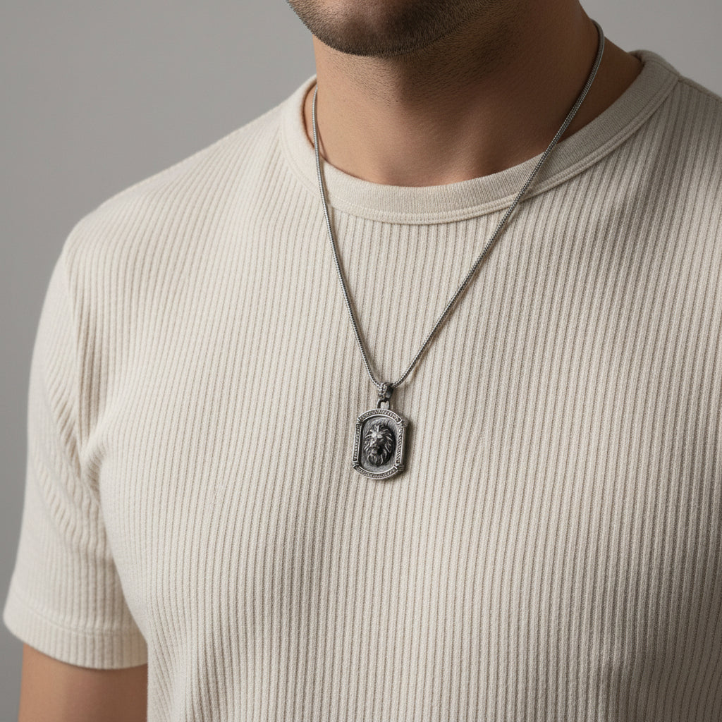 925 Silberlöwenanhänger mit ovaler Kante