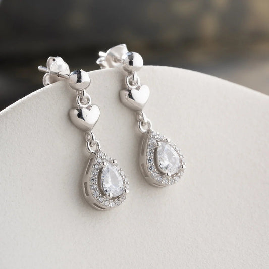 Silberohrringe mit Herz- und Tropfendesign