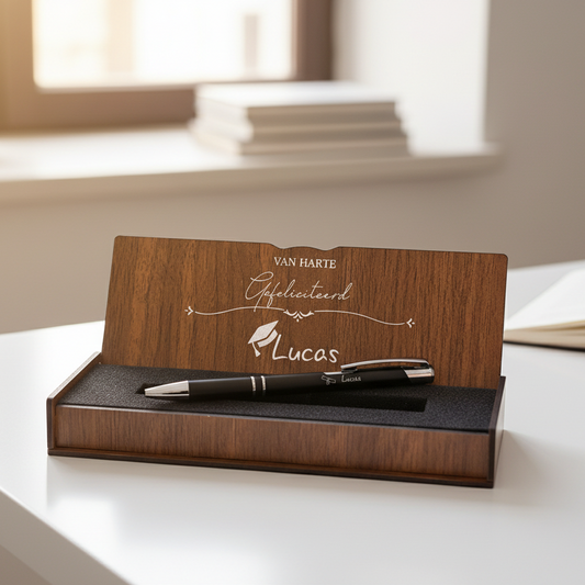 Kugelschreiber mit persönlicher Gravur in Holzbox – gelungenes Geschenk