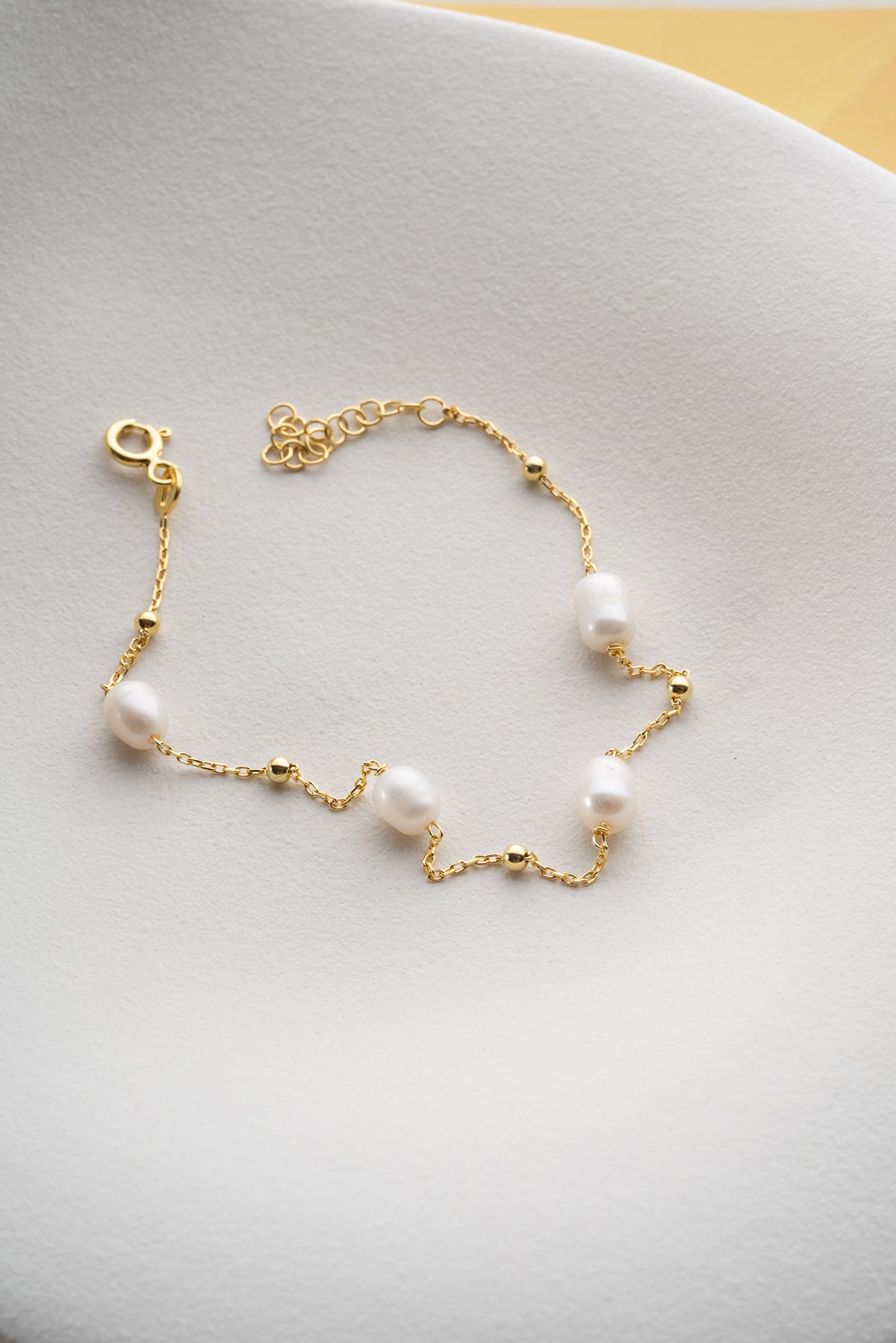 Feines Armband mit Perle und Gold vergoldet