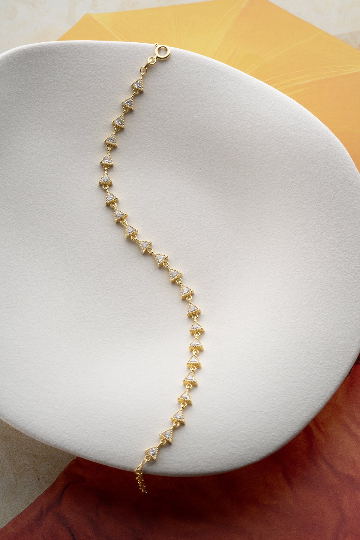 Dreieckiges Armband mit Vergoldung & Zirkonia