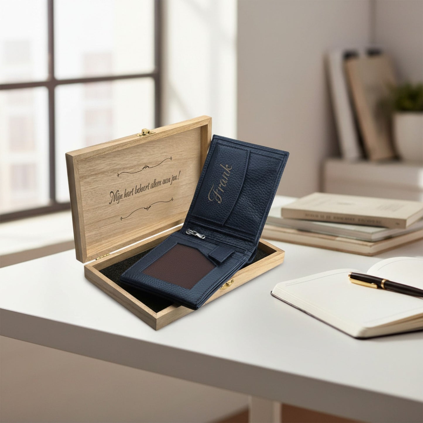 Dunkelblaue Lederbrieftasche BLW050-L