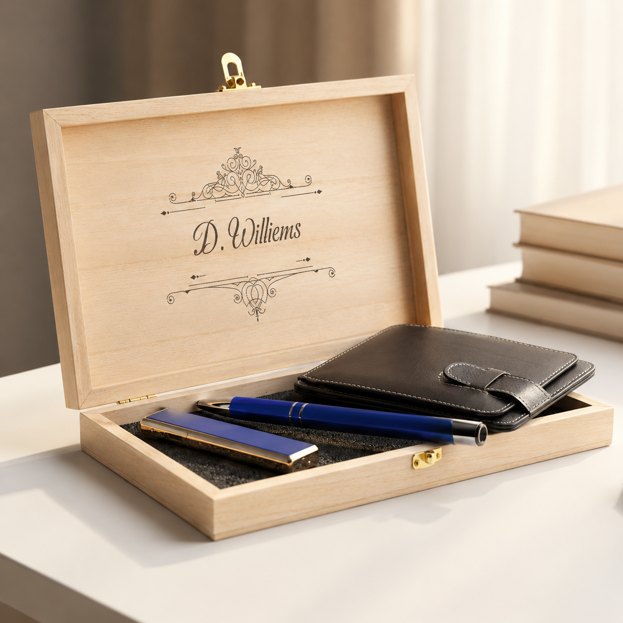 Personalisiertes Geschenkset aus Lederkartenetui, USB-Feuerzeug und blauem Stift