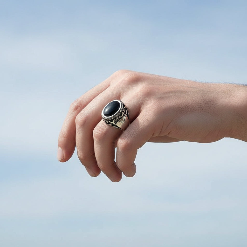 Silbermännerring mit Onyx