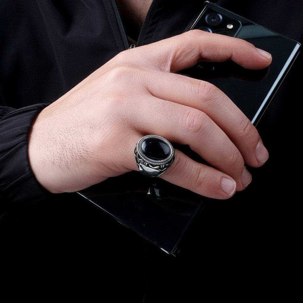 Silbermännerring mit Onyx