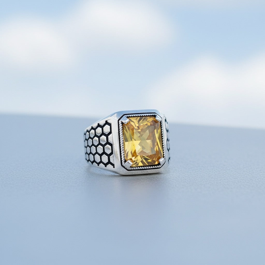 Ring aus 925er Sterlingsilber mit gelbem Zirkonia-Stein