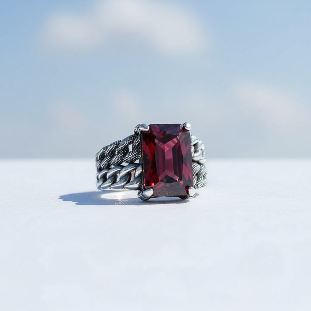 Herrenring aus 925er Silber mit rotem Stein