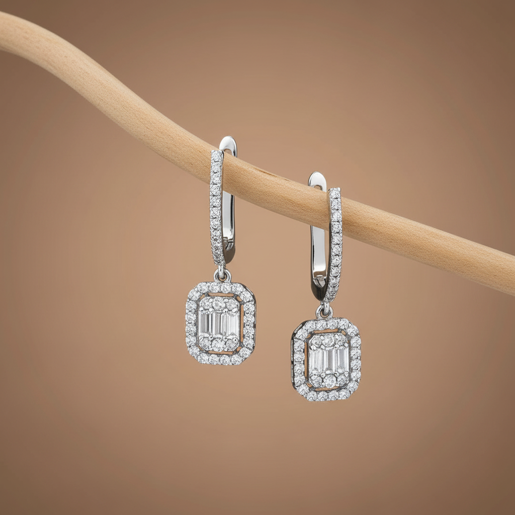 Silberne Luxusohrringe mit weißen Zirkonias DMNK002