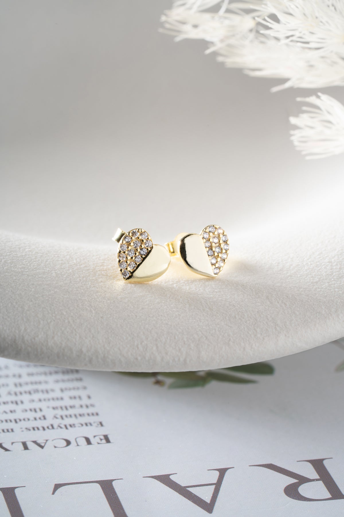 Minimalistische Ohrstecker in Herzform