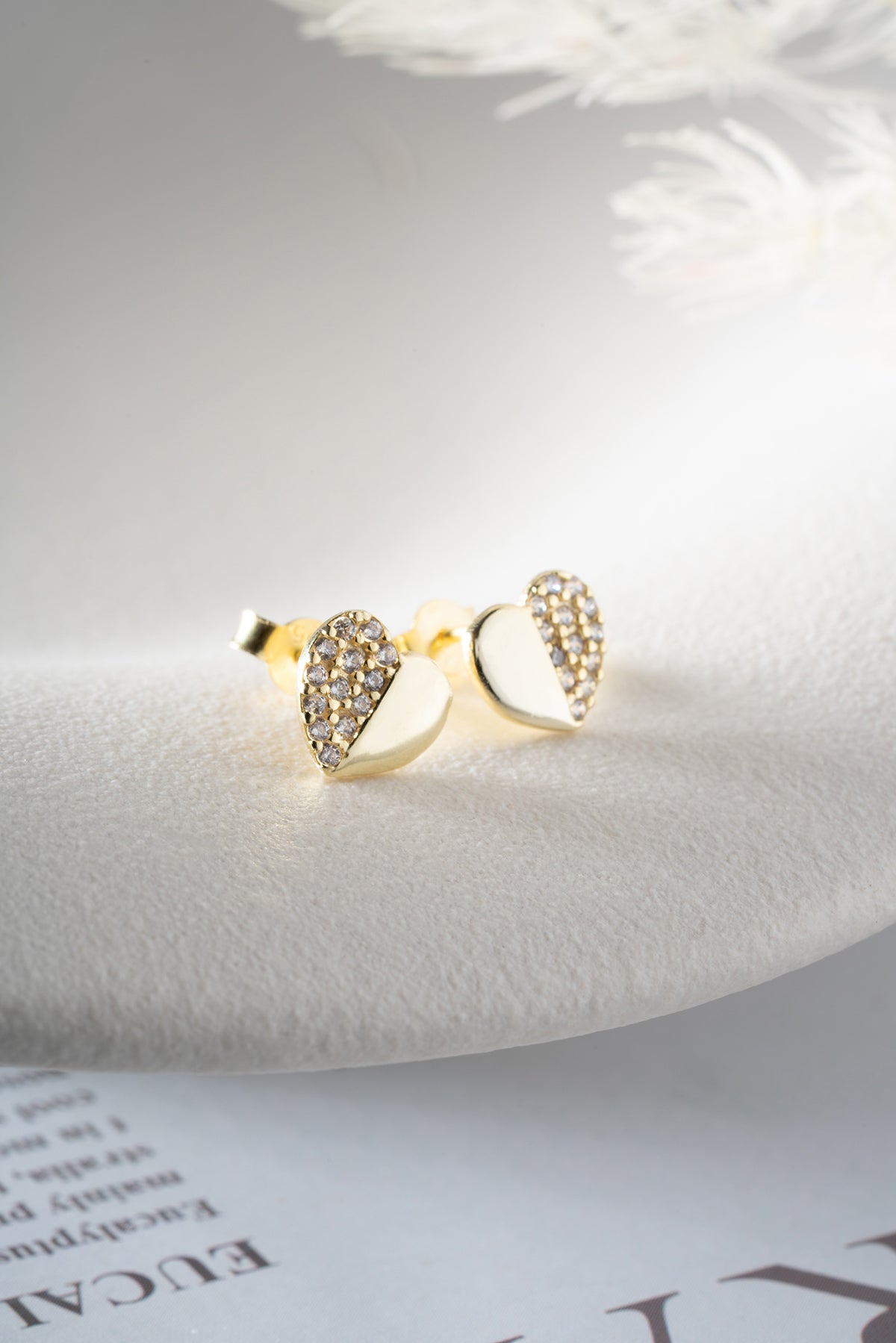 Minimalistische Ohrstecker in Herzform