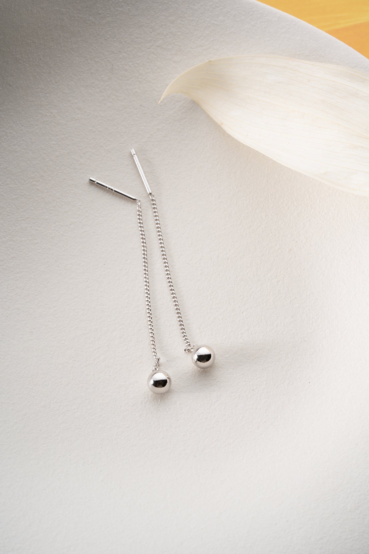 Silberohrringe mit Kette & Ball