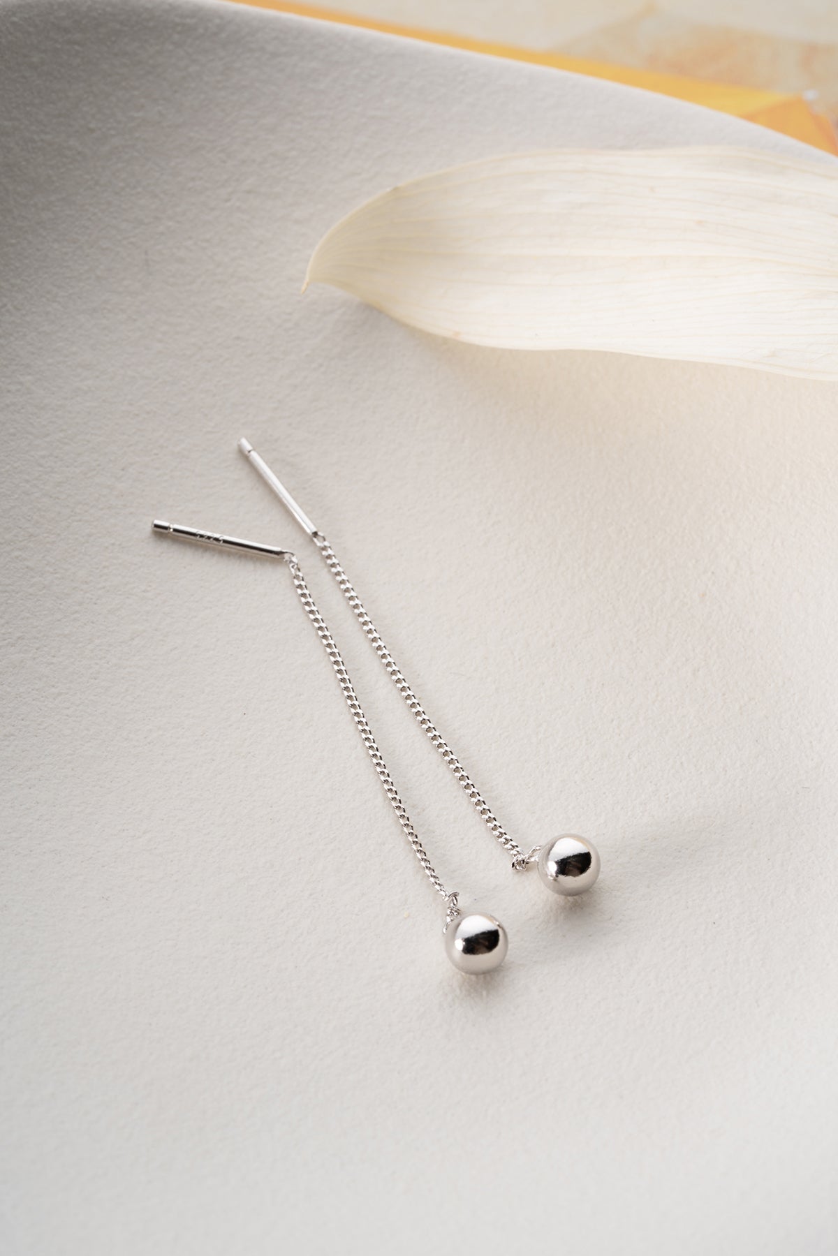 Silberohrringe mit Kette & Ball