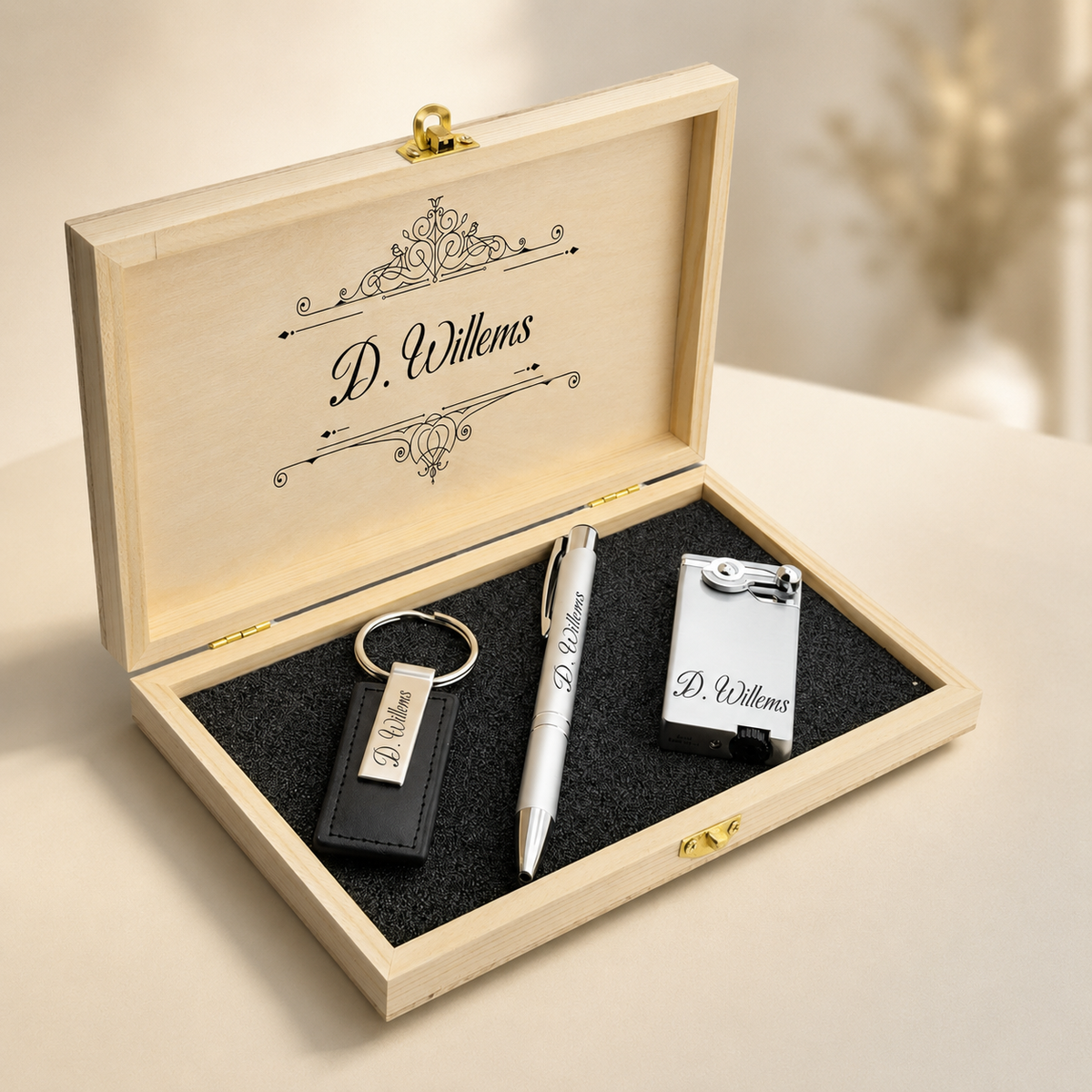Luxe Cadeauset met Persoonlijke Aansteker, Pen & Sleutelhanger