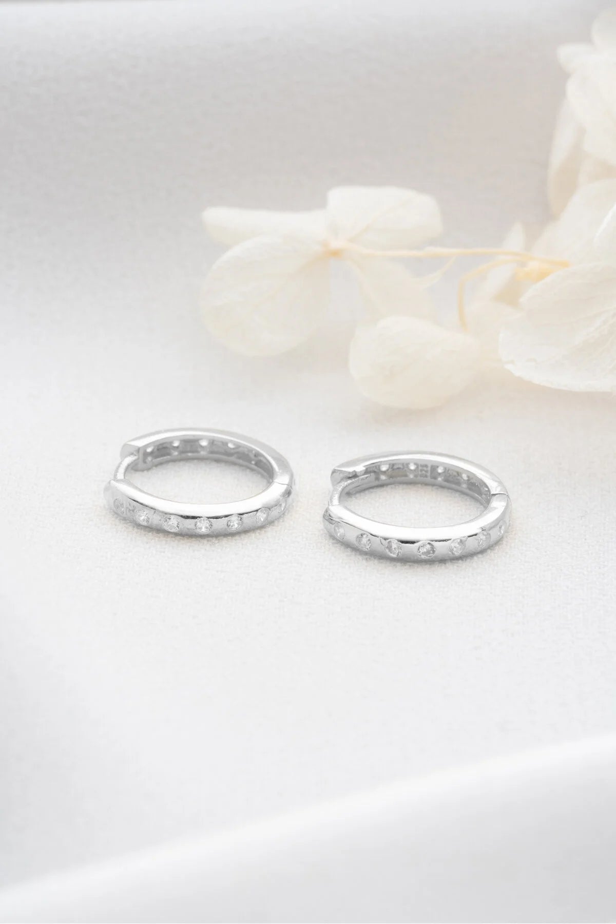Minimalistische Steentjes Creolen | 925 Zilver