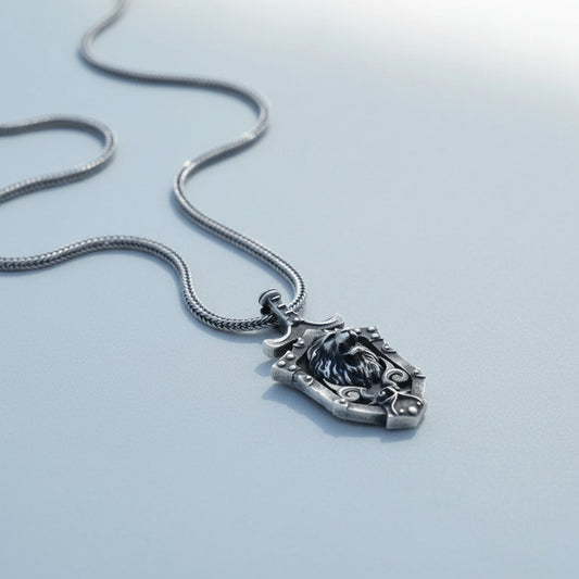 925 Silberlöwenanhänger im Schilddesign