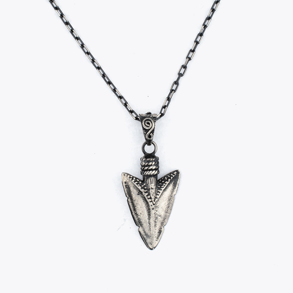 Pfeilspitzen-Halskettenanhänger aus silbernem Stein BLAR0112